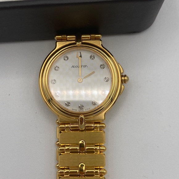 Bulova Accutron diamond accent sapphire crystal Swiss quartz watch - Picture 10 of 10